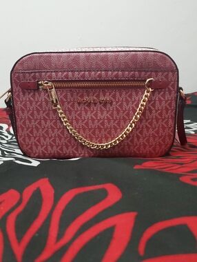 Michael Kors Jet Set Rose Pink & Cherry Signature Logo Crossbody with Gold Chain